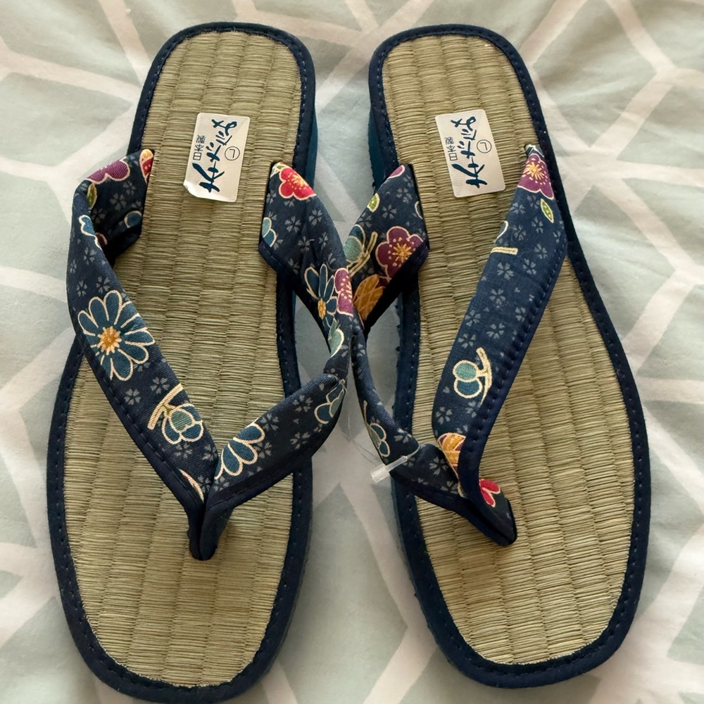 JAPANESE TATAMI SLIPPERS - Picture 2 of 4